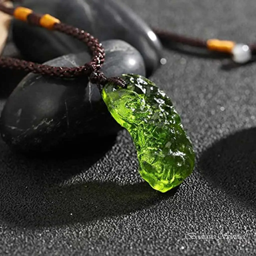 pendentif en moldavite guérison