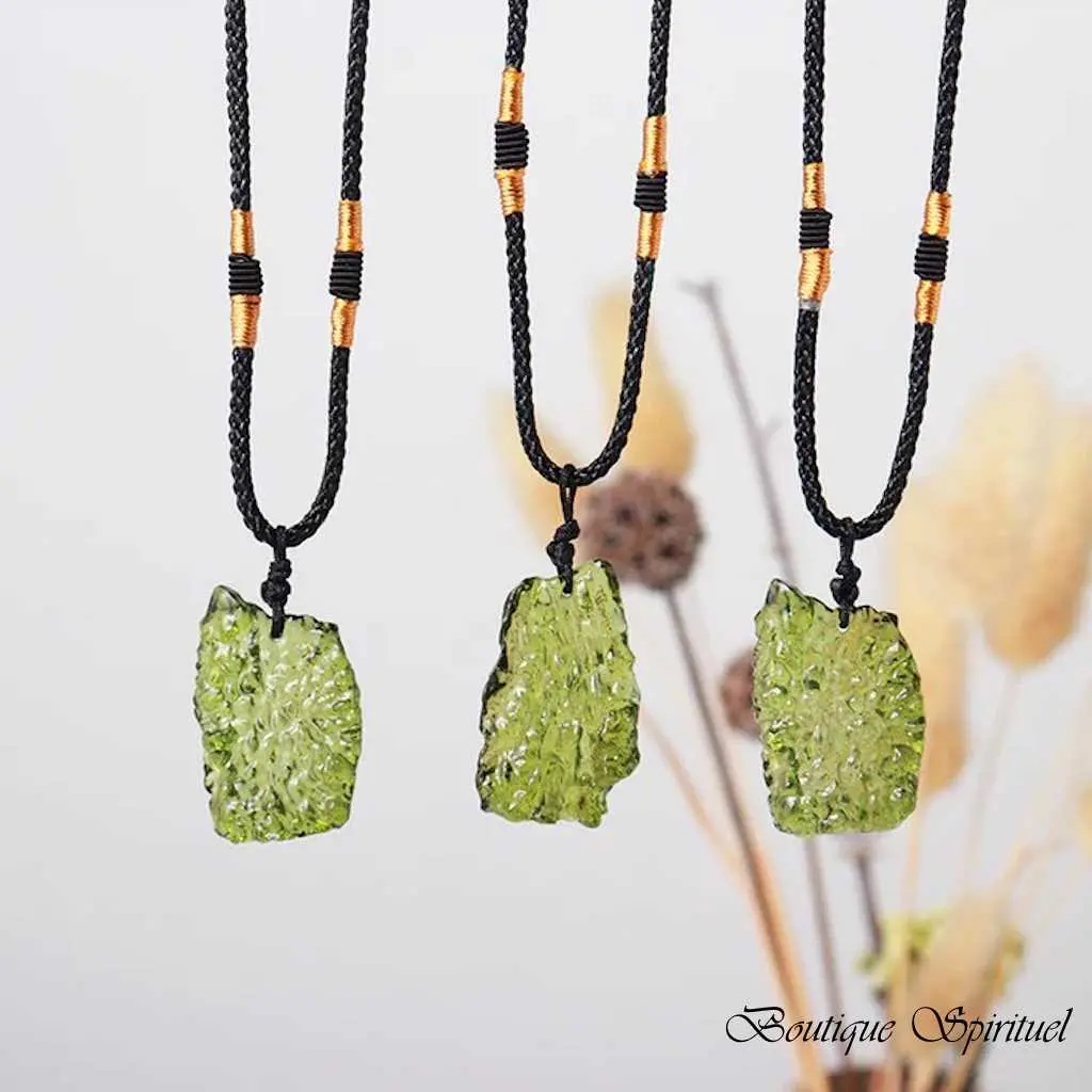 pendentif en moldavite guérison